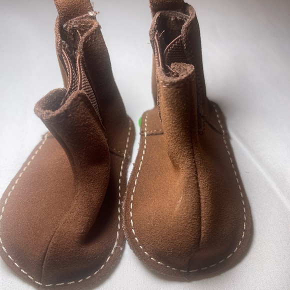 Baby Gap Suede Moccasins (0-3 mos) - Picture 1 of 7